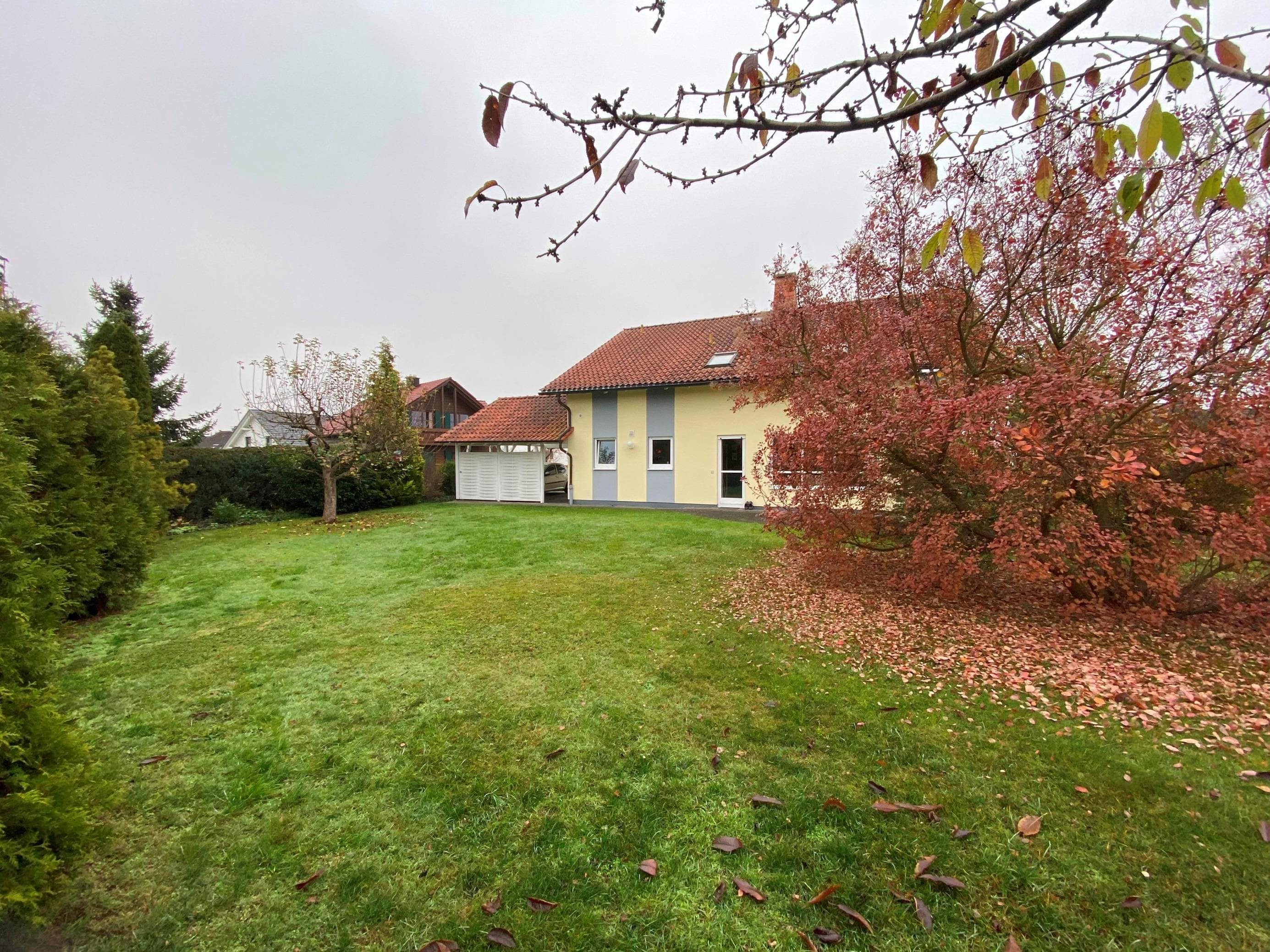 Einfamilienhaus mit Garten und Carport in WartenbergLandenhausen