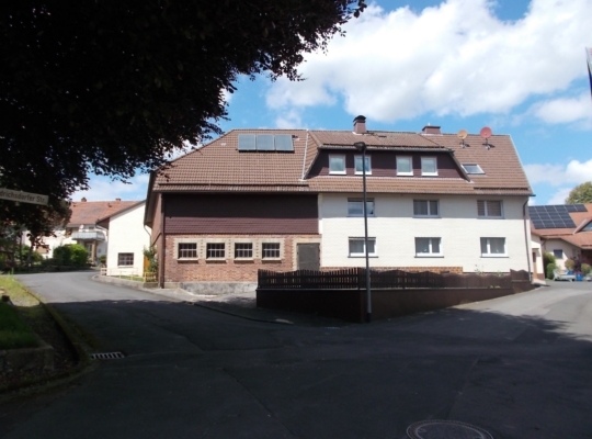 Familienhaus mit Nebengebäuden in Grebenhain-Hartmannshain