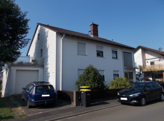 Zweifamilienhaus mit ELWG in guter Lage in Schotten